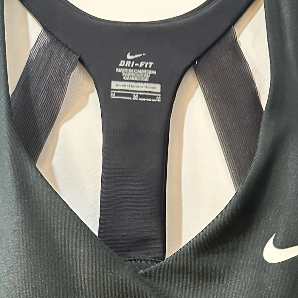 Nike Women's Black Sports Tank Top Size M - Picture 2 of 4